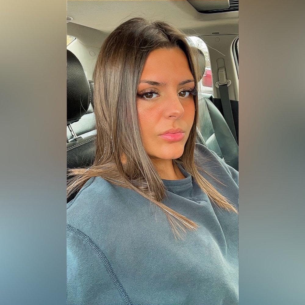 Meet your Posher, Chloe